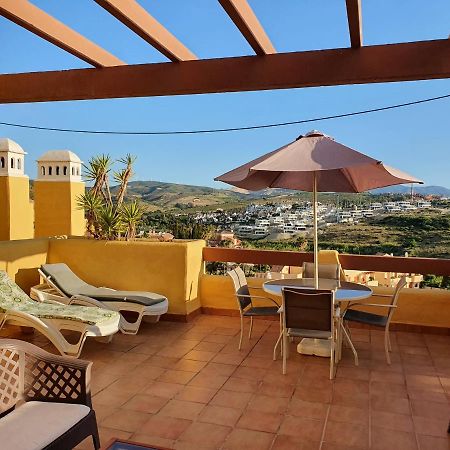 Seaview A Spectacular 3 Bed 3 Bathroom Penthouse Manilva Exterior photo