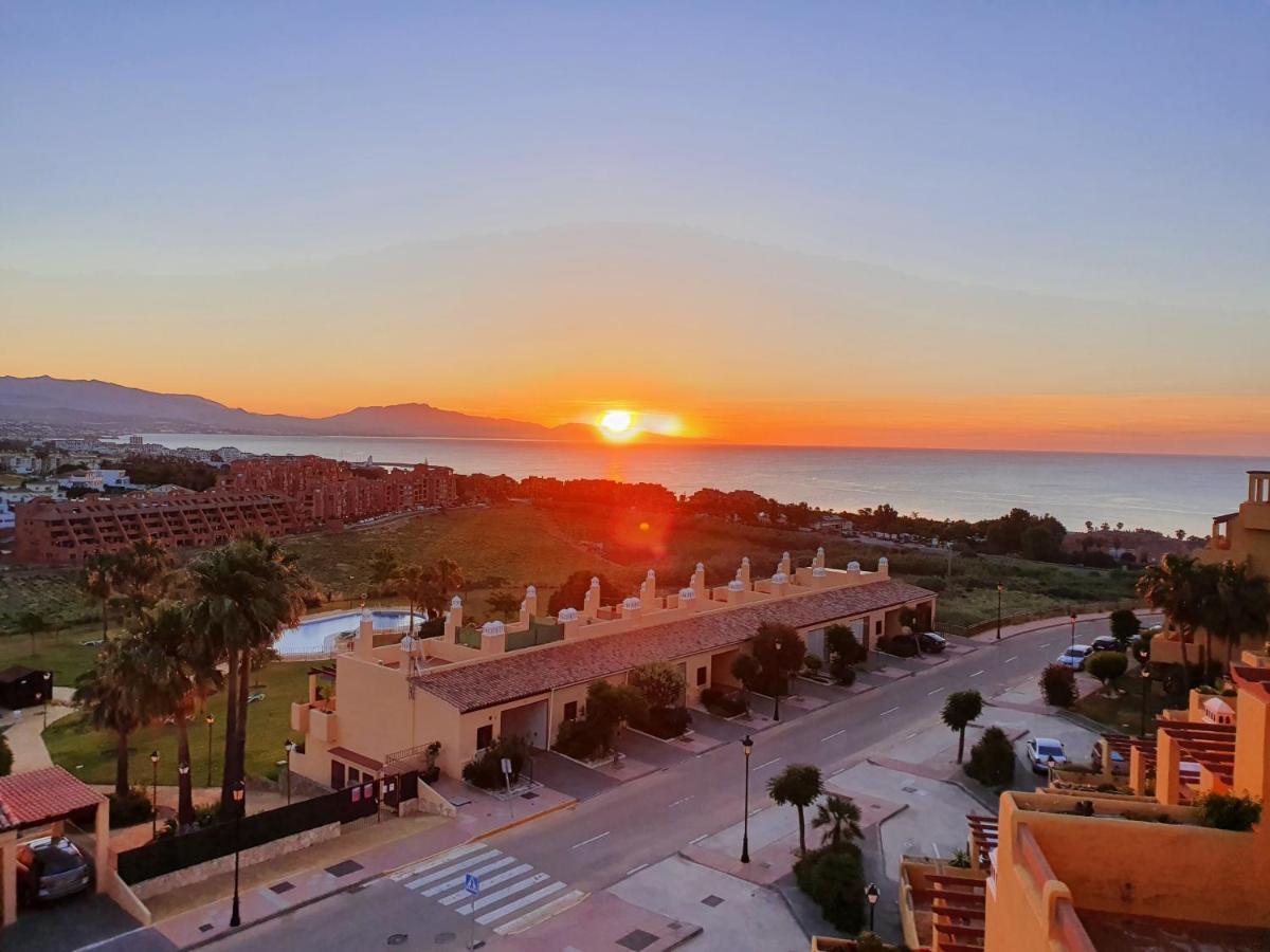 Seaview A Spectacular 3 Bed 3 Bathroom Penthouse Manilva Exterior photo